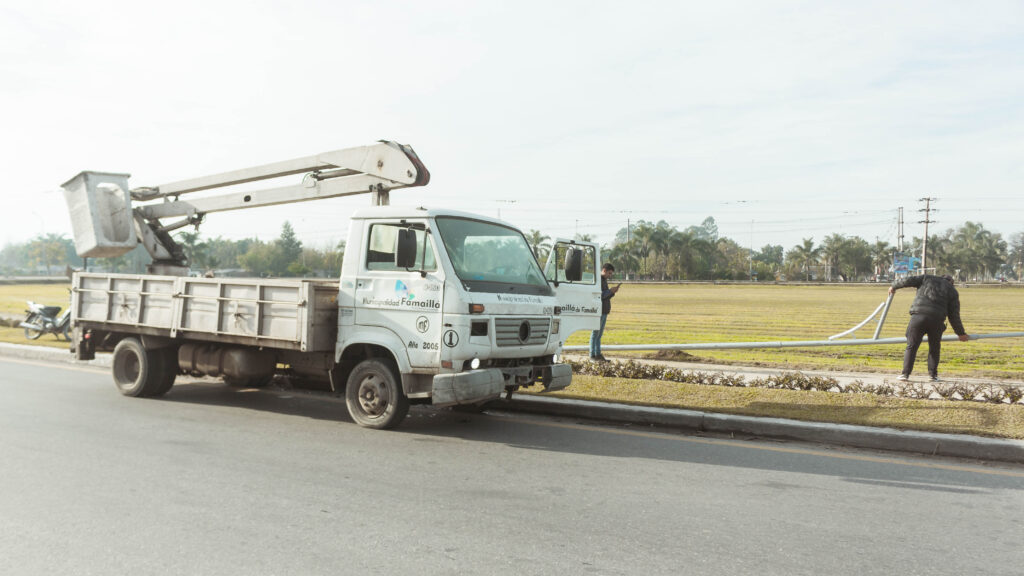 Nuevo alumbrado en acceso a rotonda Famaillá