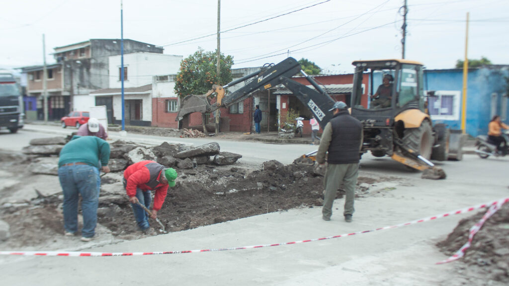 Continúan las reparaciones de las calles Alberdi y San Martin