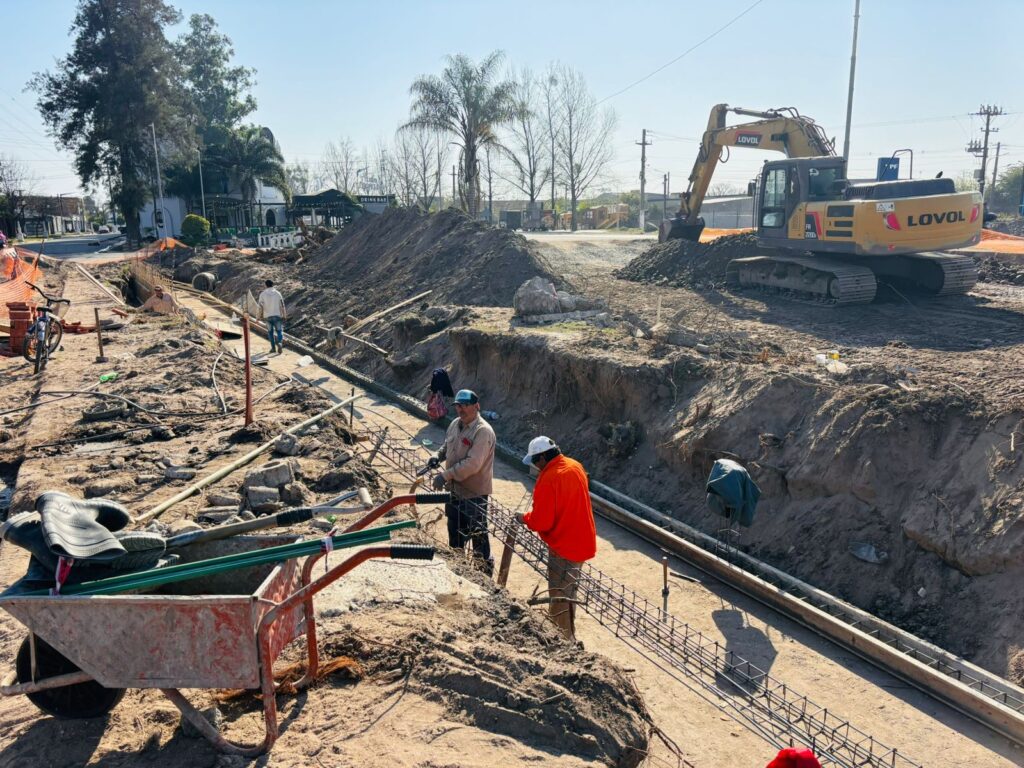 Avanza la construcción del nuevo canal en la entrada de Famaillá