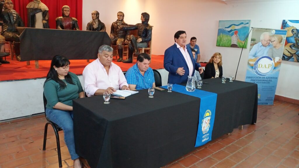 Nueva entrega de jubilaciones en el Salón Auditorio de la Réplica del Cabildo